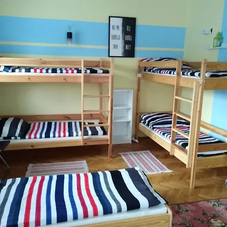 Willanow Hostel *